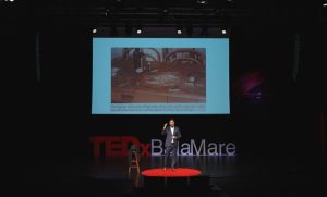 Dr. Iulian Călin, la TEDx Baia Mare, despre ideea care a transformat cardiologia intervențională. Revoluția în medicină a început în bucătărie