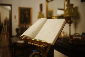 Art. History. Experience. – Locație filmări București cu rafinament interbelic autentic